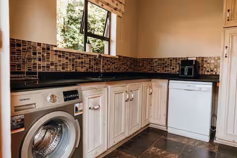 Scullery at Zebra View self-catering holiday home, Drakensberg